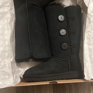 UGG new in box never worn